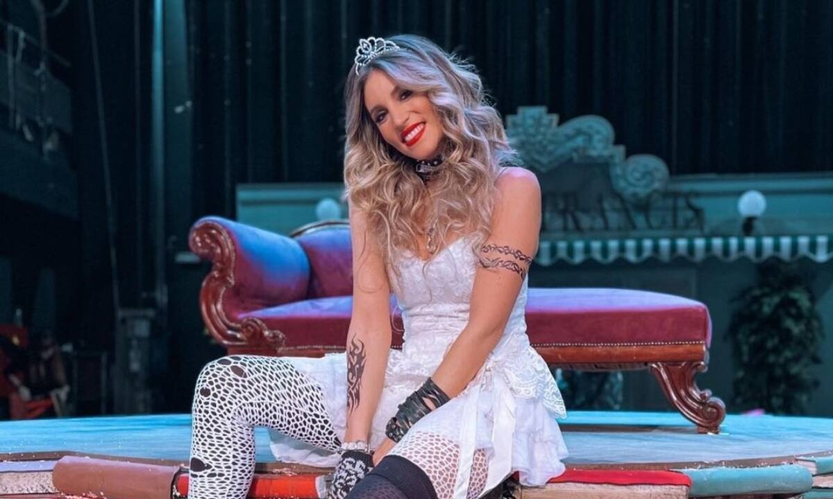 Το epic σχόλιο του Σουλτάτου για την επιστροφή της Οικονομάκου στο θεατρικό σανίδι