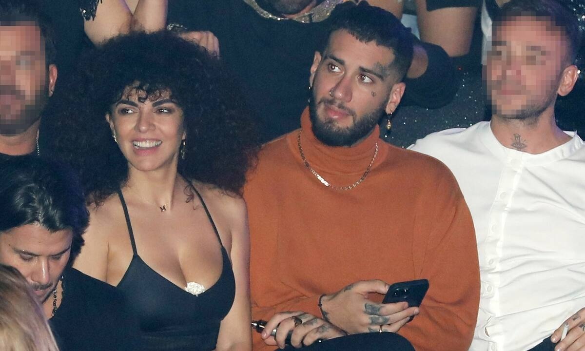 Μαρία Σολωμού: Βραδινή έξοδος με τον Mente Fuerte - Tο σέξι outfit και το λουλούδι στο μπούστο!