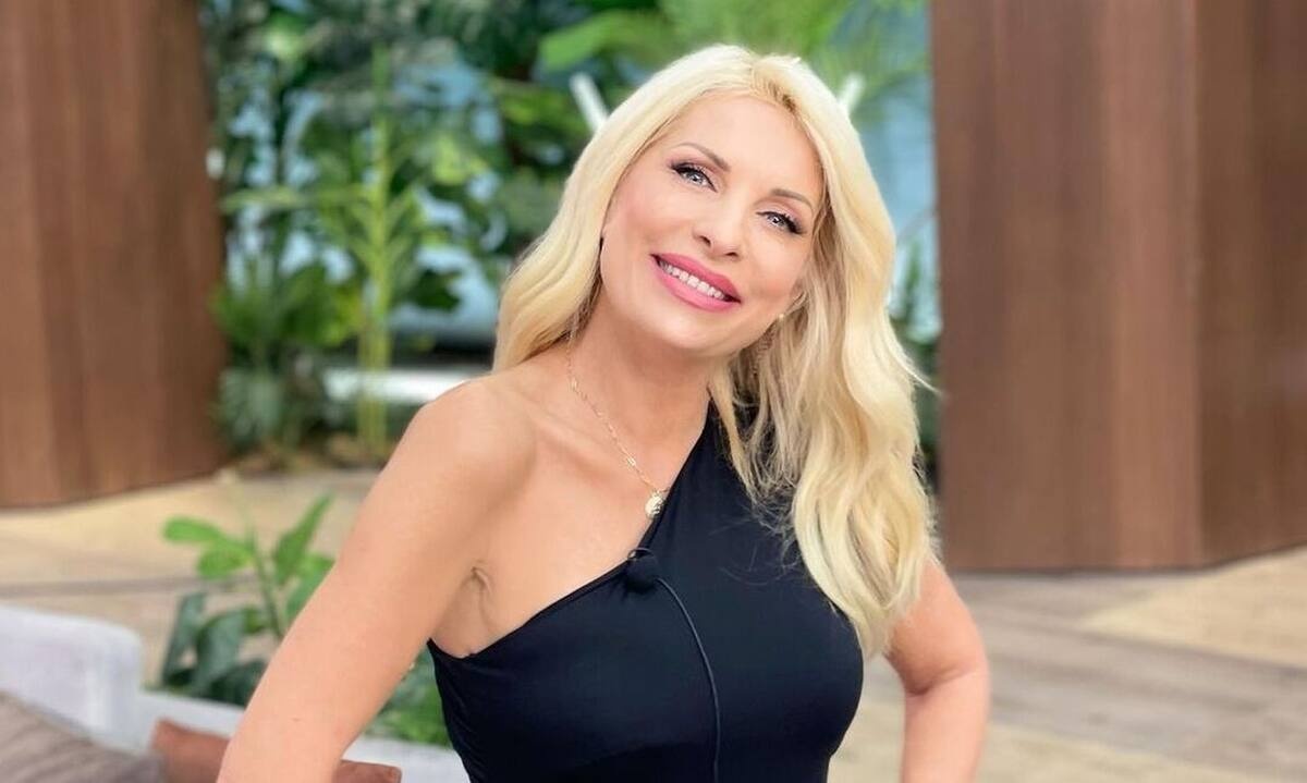 Ελένη Μενεγάκη: Για Σαββατοκύριακο στην Άνδρο- H φωτό από το νησί και η απίθανη θέα!