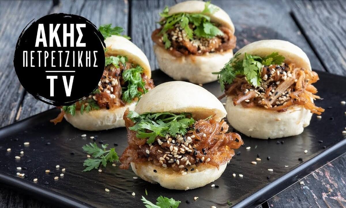 Πεντανόστιμα ψωμάκια ατμού από τον Άκη Πετρετζίκη