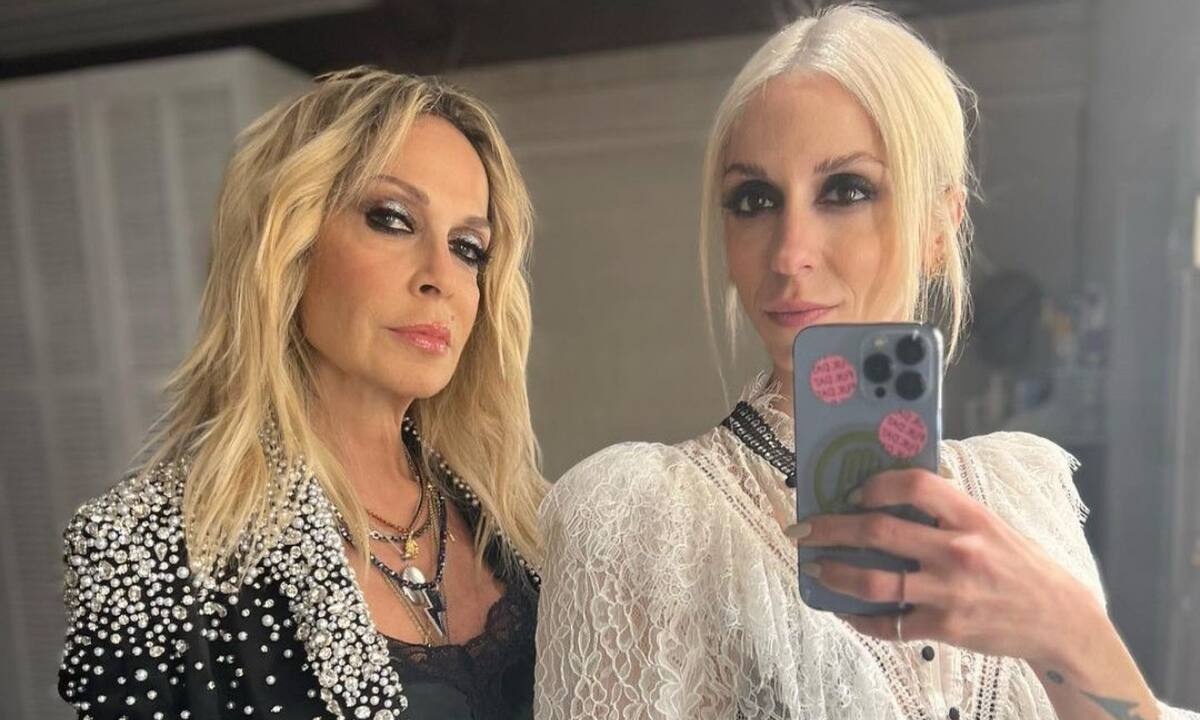 Όλοι μιλάνε για τον νέο ξέφρενο χορό της πλατινέ (πια) Σοφίας Καρβέλα