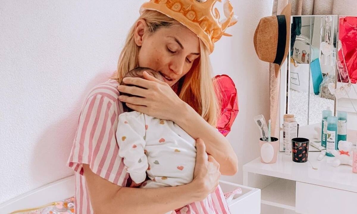 Στην αλλαγή που έκανε η Ηλιάκη στα μαλλιά η κόρη της δεν συμφωνεί