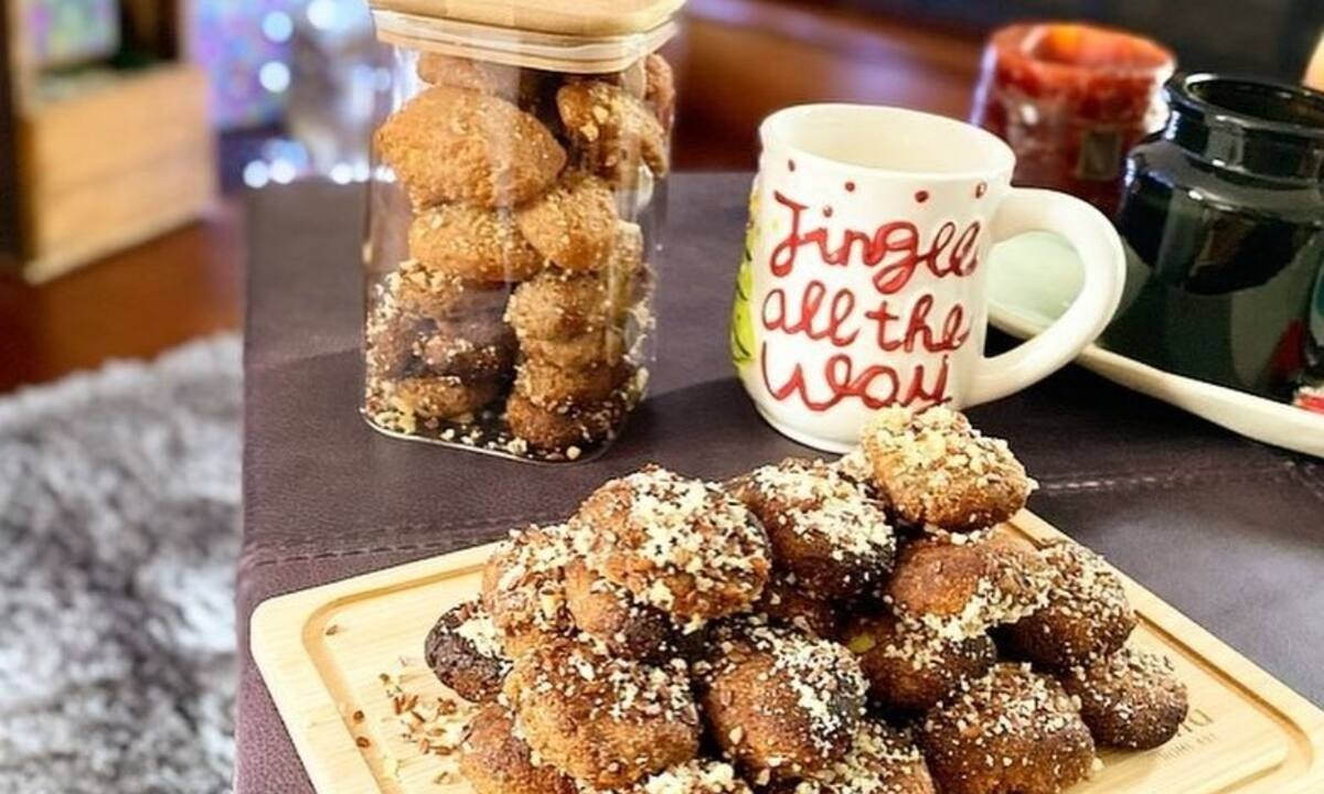 Μελομακάρονα με αλεύρι και σιμιγδάλι ολικής άλεσης χωρίς μέλι!