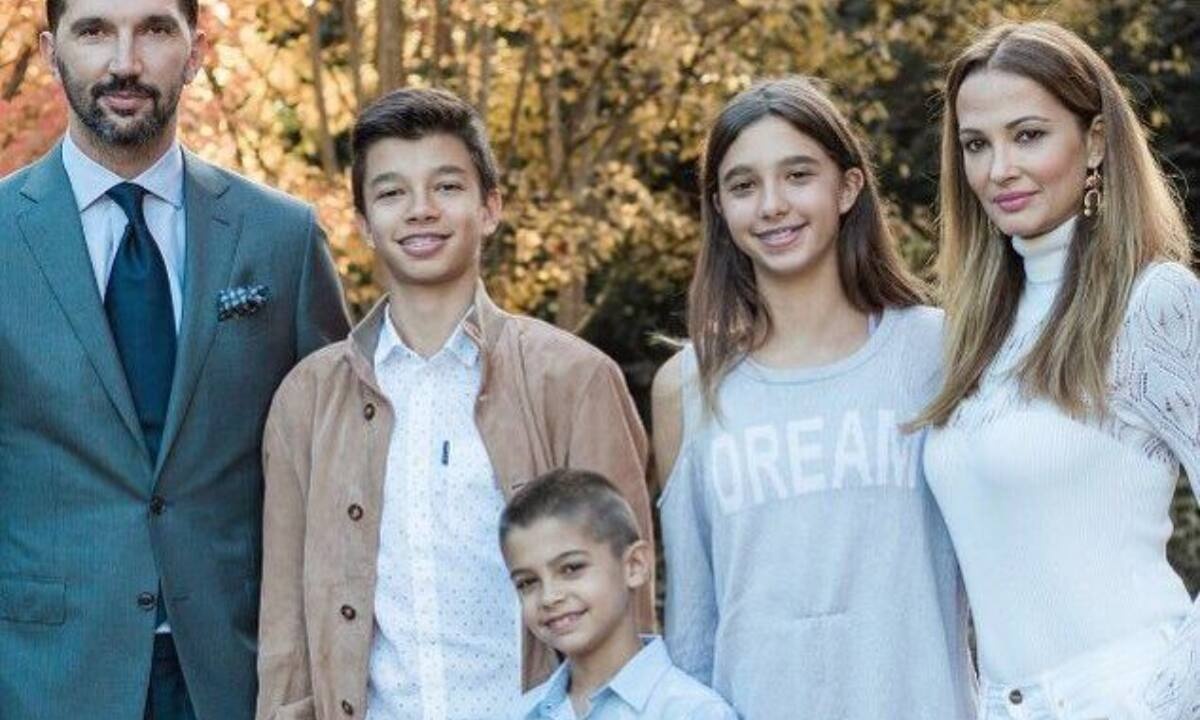 Η Αλέκα Καμηλά ζει σε μεζονέτα με τεράστιο κήπο στην Καλιφόρνια (photos)