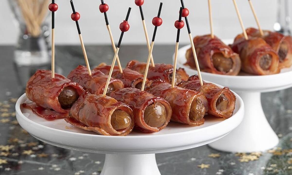 Κάστανα τυλιχτά με μπέικον από τον Άκη Πετρετζίκη
