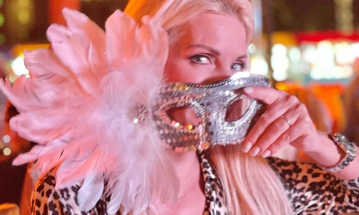 Ξέσπασε διαμάχη στους fans της Μενεγάκη όσο η Ελένη δεν κάνει εκπομπή