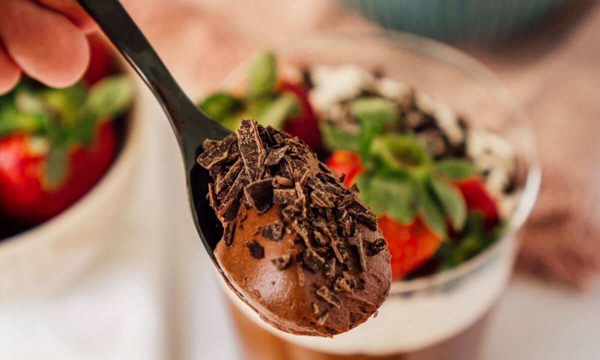 Τέσσερις γρήγορες συνταγές για γλυκά με λίγα υλικά