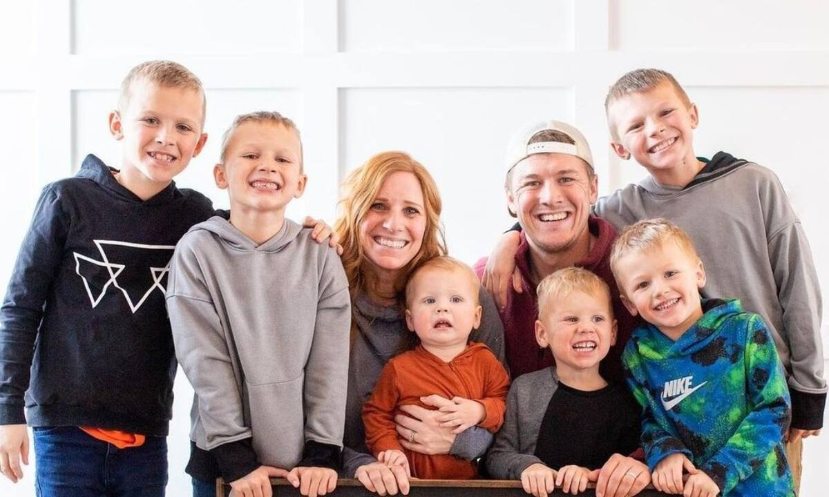 Γονείς με 6 γιους περιμένουν κορίτσι - Aπολαυστικό το βίντεο