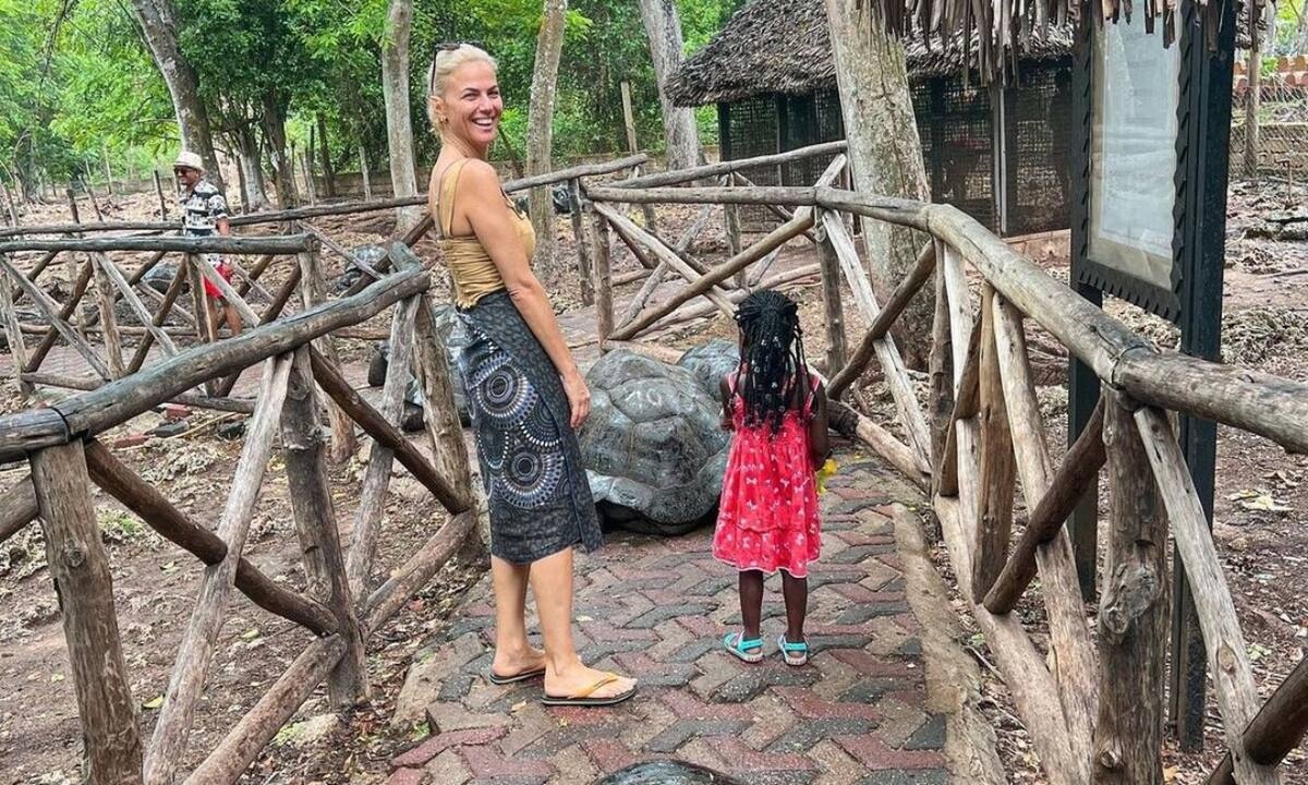 Χ. Κοντοβά: To φωτογραφικό άλμπουμ από το ταξίδι στη Ζανζιβάρη