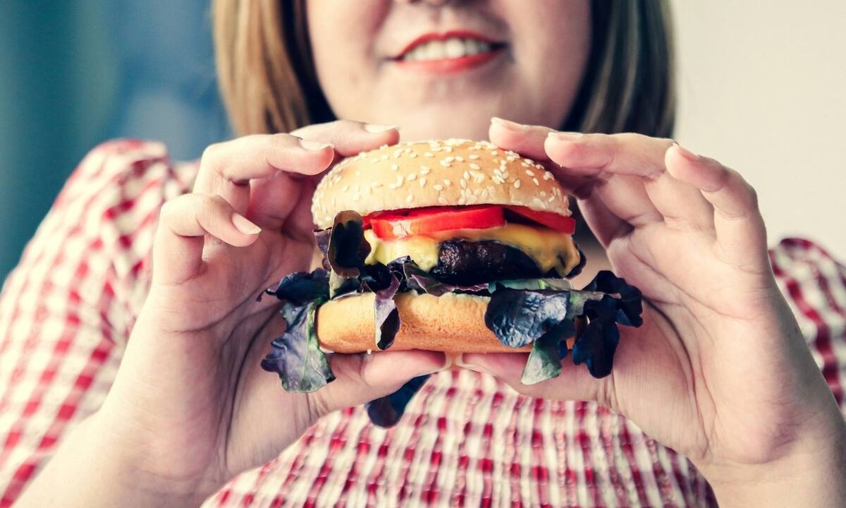 Λίπος στο συκώτι: Ο κίνδυνος από το πρόχειρο φαγητό