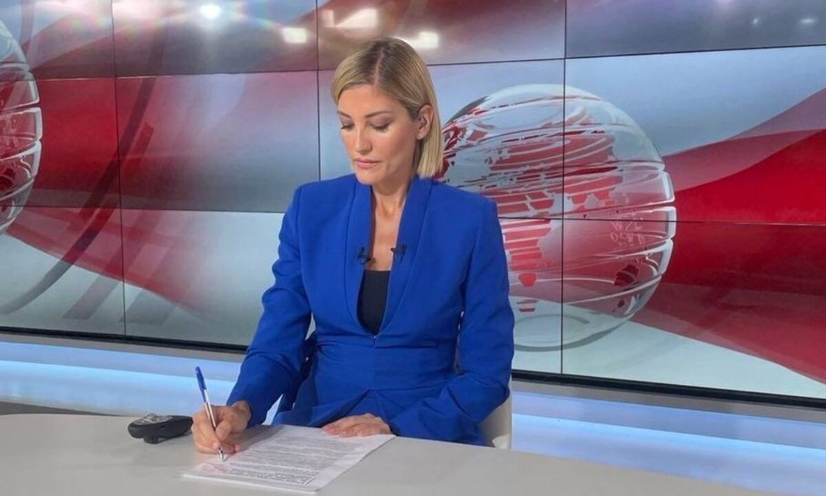 Ράνια Τζίμα: Με την κόρη της στην παραλία - Σπάνια φωτογραφία