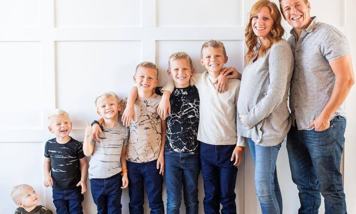 Η οκταμελής οικογένεια με τους εκατοντάδες χιλιάδες followers