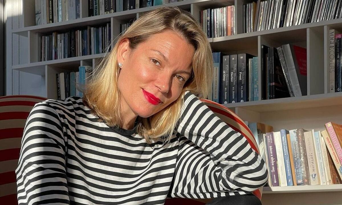 Βίκυ Καγιά: Μας δείχνει την υπέροχη ντουλάπα της και εντυπωσιάζει με το μοναδικό στυλ της!