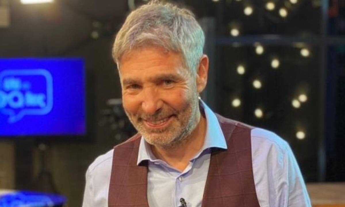 2 φορές που ο Αθερίδης θα έπρεπε να σωπάσει για τις καταγγελίες στο θέατρο