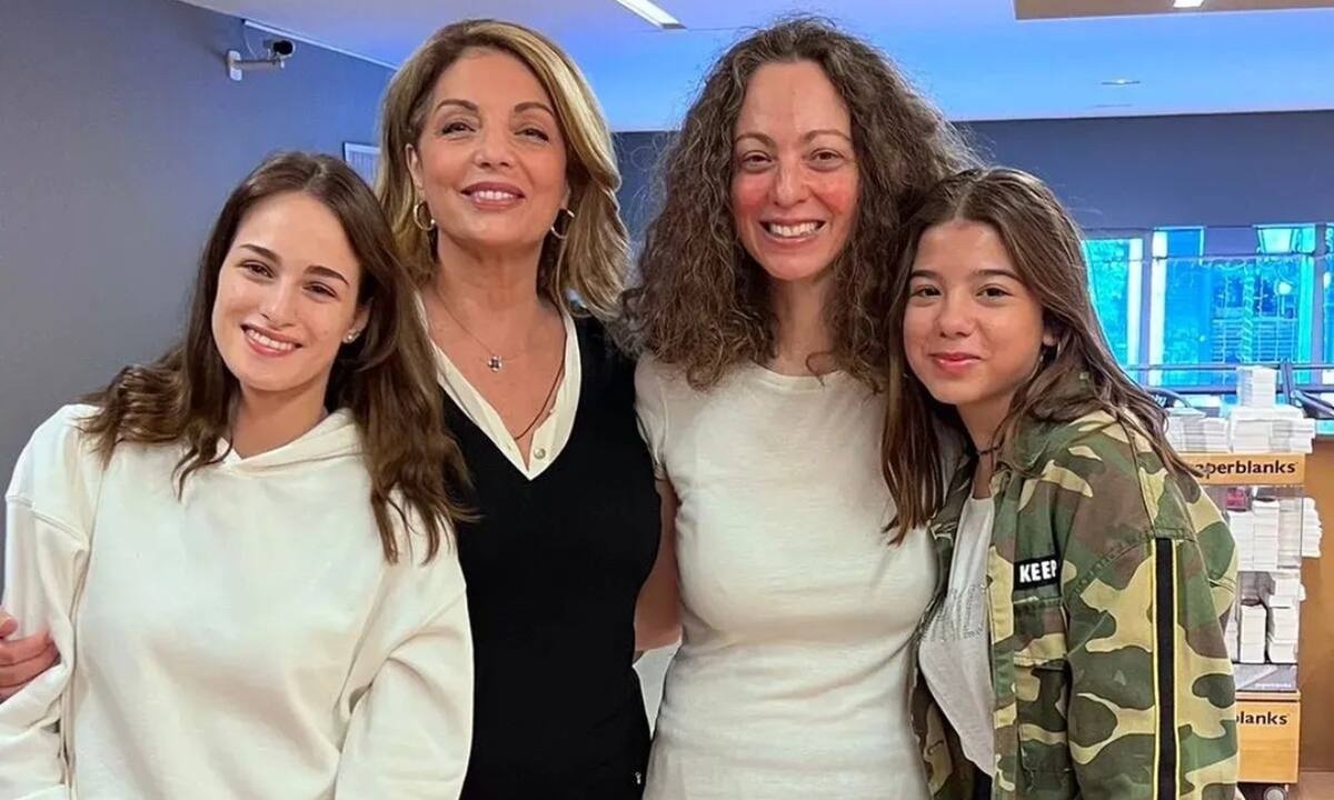 Άντζελα Γκερέκου: Οι ωραιότερες photos με την κόρη της