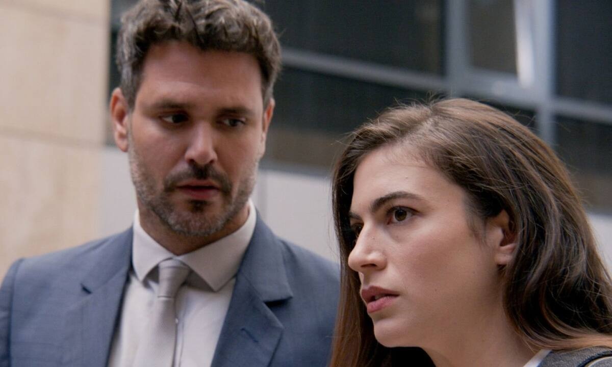 Παγιδευμένοι: Βόμβα! Η γυναίκα μυστήριο που δολοφόνησε τον Άγγελο