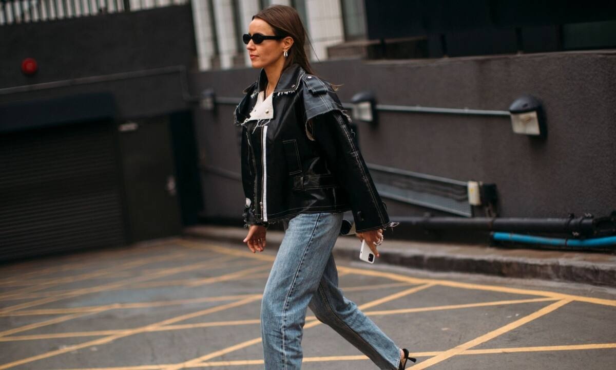 Πώς θα φοράνε τα τζιν όλες οι διάσημες το 2023