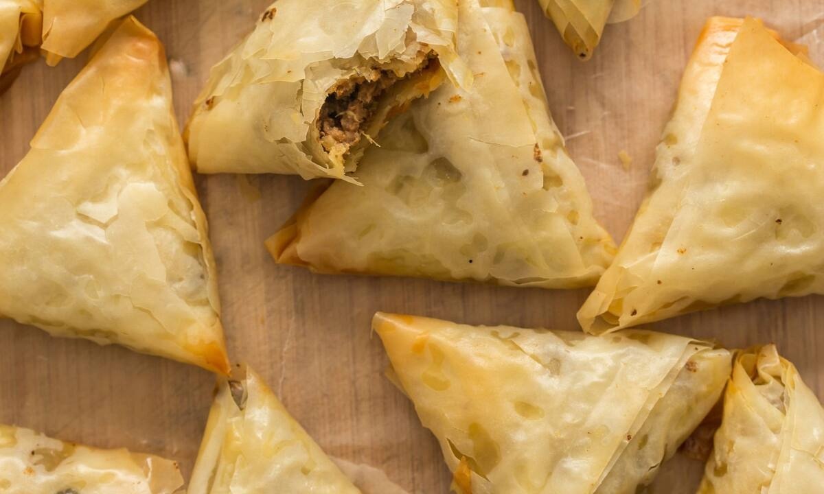 Συνταγή για νόστιμα, λαχταριστά και ακαταμάχητα κιμαδοπιτάκια