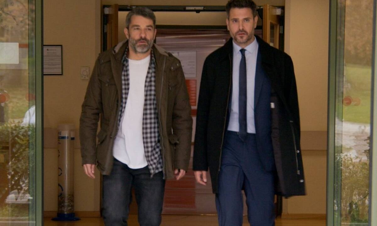 Παγιδευμένοι: Αποθέωση στο Twitter για την ανδρική τριάδα - φωτιά