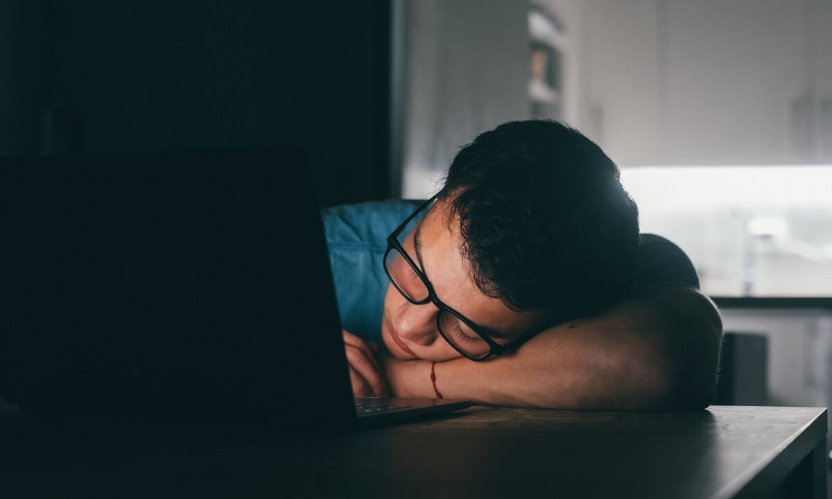 Προβλήματα ύπνου στην εφηβεία και κίνδυνος πολλαπλής σκλήρυνσης