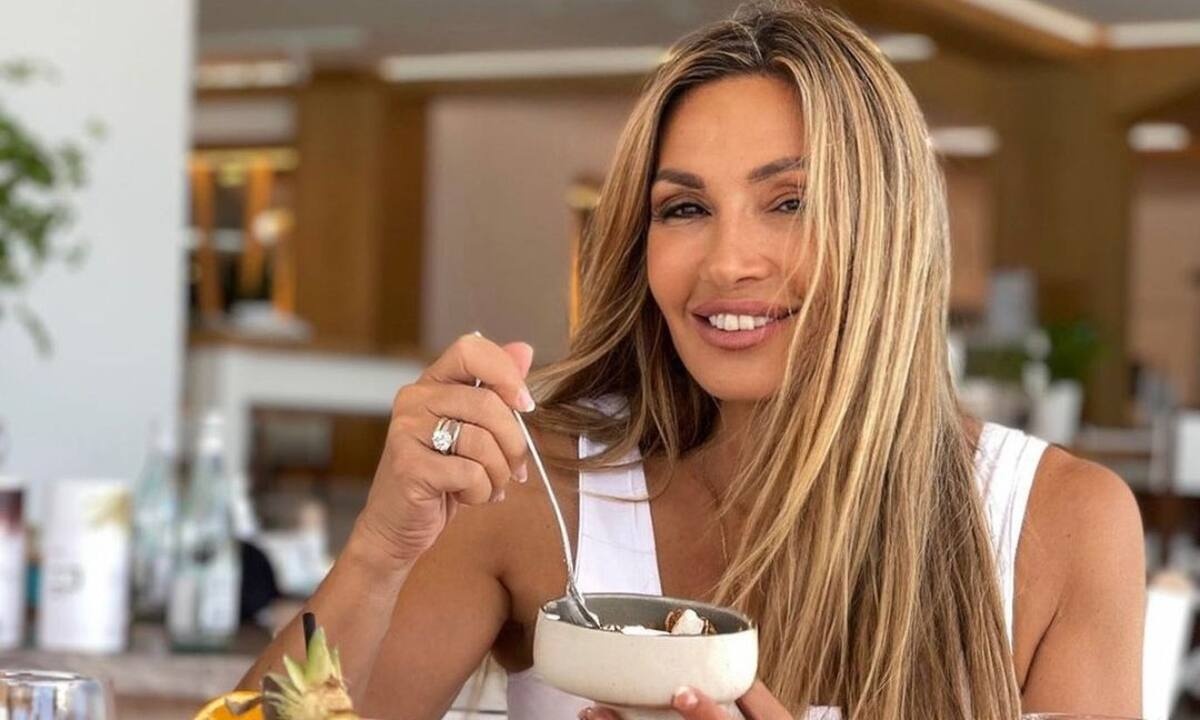 Ελένη Πετρουλάκη: Η συνταγή της για μπάρες με σοκολάτα υγείας