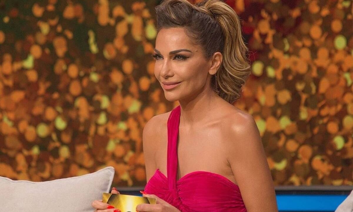 Chart Show: Ο λόγος που δίχασε το φόρεμα της Βανδή & πώς το «έσωσε»