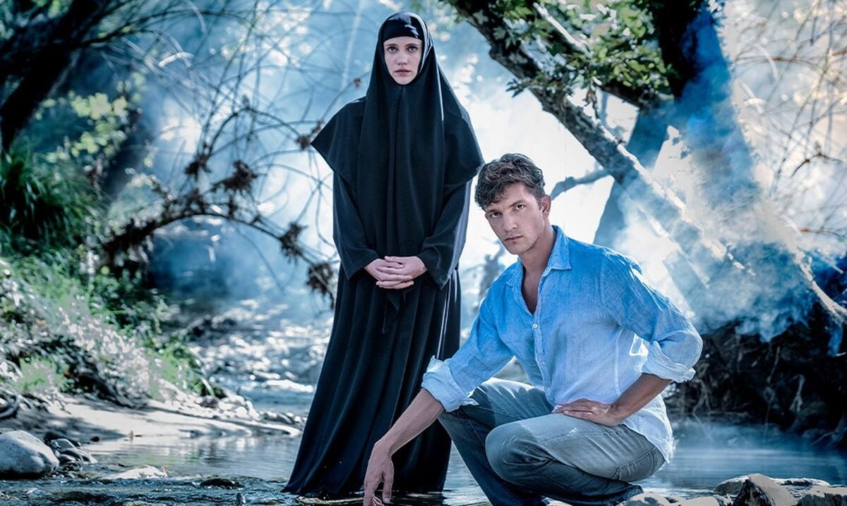 Μαύρο Ρόδο: Ελισάβετ και Πέτρος γίνονται ζευγάρι - Ο Βίκος πλέον εκτός ελέγχου