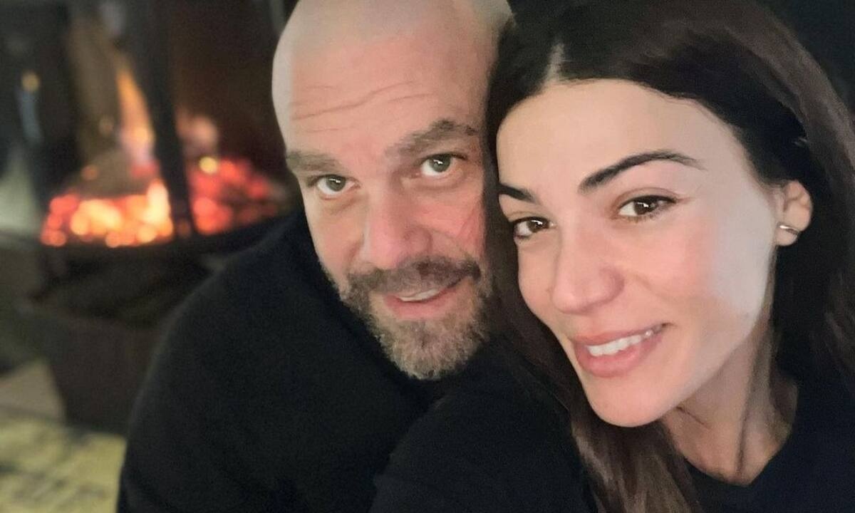 Αδάμου: Χωρίς μακιγιάζ αγκαλιά με τον Stavento στο απίθανο σπίτι τους