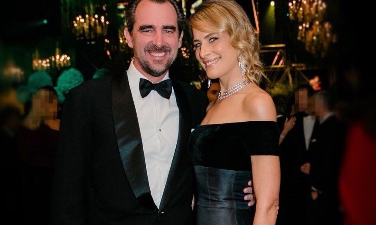 Τατιάνα Μπλάτνικ: Με σαγιονάρα στο μανάβικο παρά τα χιόνια