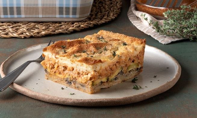 Μουσακάς με κιμά κόκκινης φακής από τον Άκη Πετρετζίκη