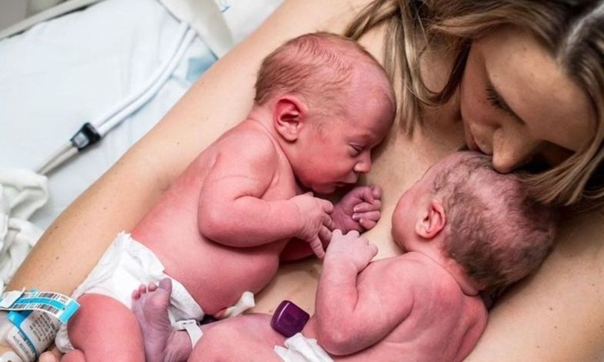 Τοκετός διδύμων: Φωτογράφος απαθανατίζει τα ιδιαίτερα στιγμιότυπα