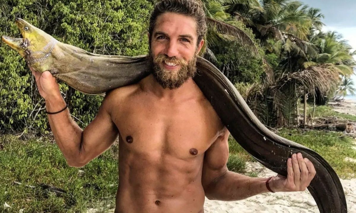 Κόρο-Survivor: Η σύντροφός του, όταν έψαχνε τον έρωτα στα 19 & το «Πώς τον πετσόκοψες έτσι ρε Ντάφυ»