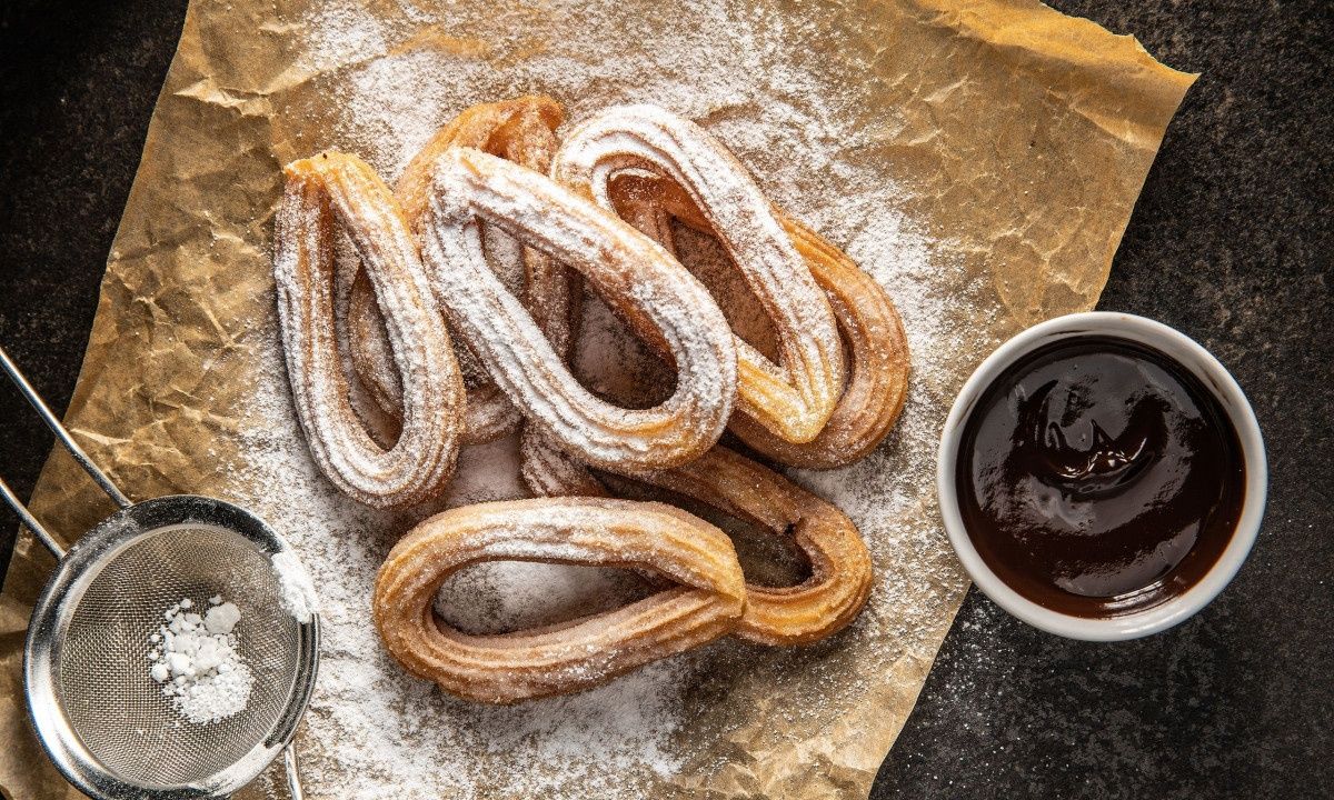 Το γρήγορο γλυκό που θα φτιάξετε με αλεύρι και ζεστό νερό