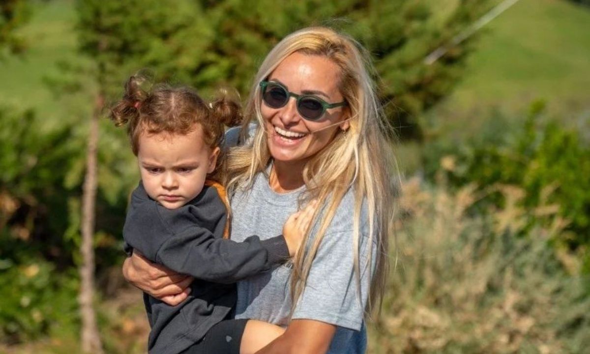 Μιλλούση – Πετρούνιας: Η Σοφία μαθαίνει να κάνει ρόδα