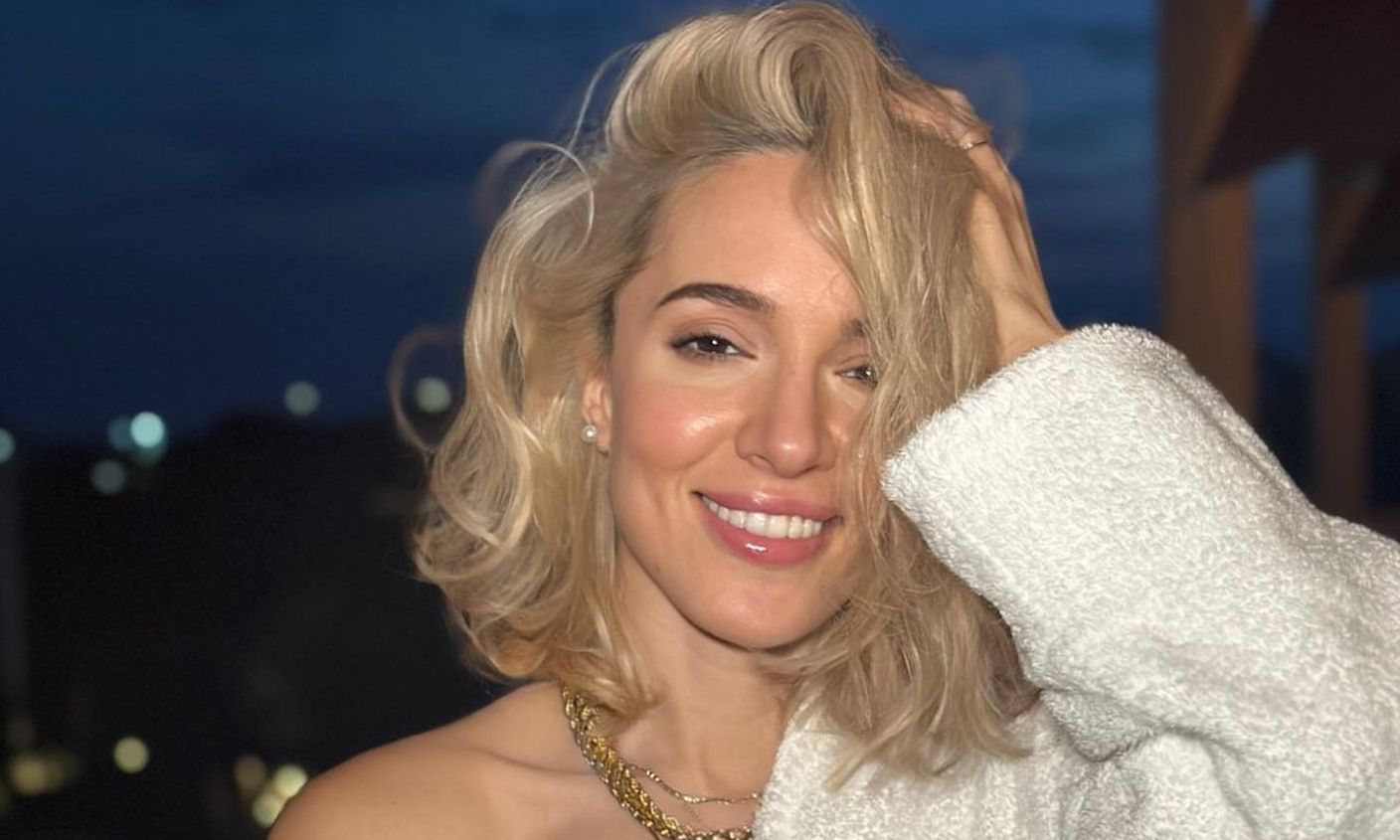 Καλομοίρα: Η τεράστια κουζίνα του σπιτιού της και ο λαχταριστός μπουφές για την οικογένειά της!