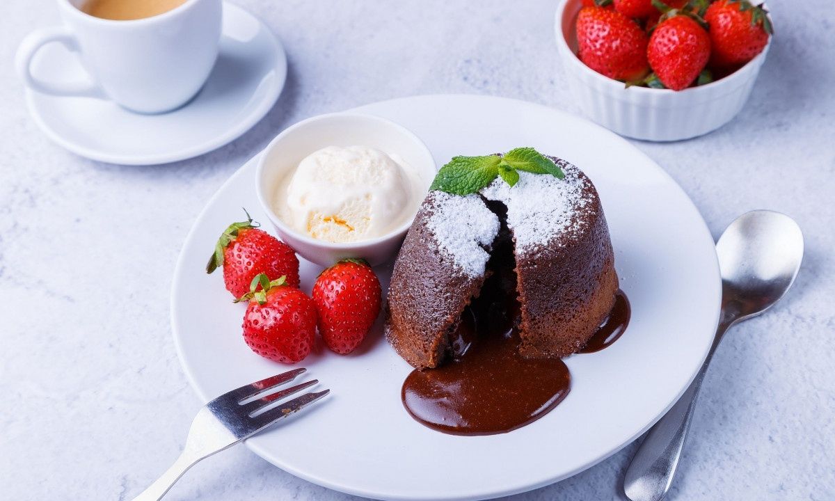 Σοκολατένια lava κεκάκια που θα ξετρελάνουν τα παιδιά