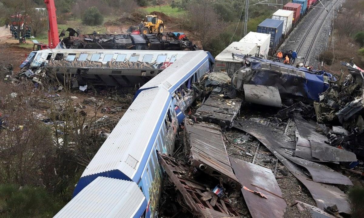 Τέμπη: Τα διεθνή ΜΜΕ για την ανείπωτη τραγωδία με τη σύγκρουση των δύο τρένων