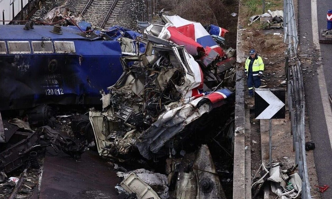 Τραγωδία στα Τέμπη: Τα συγκλονιστικά posts των επωνύμων