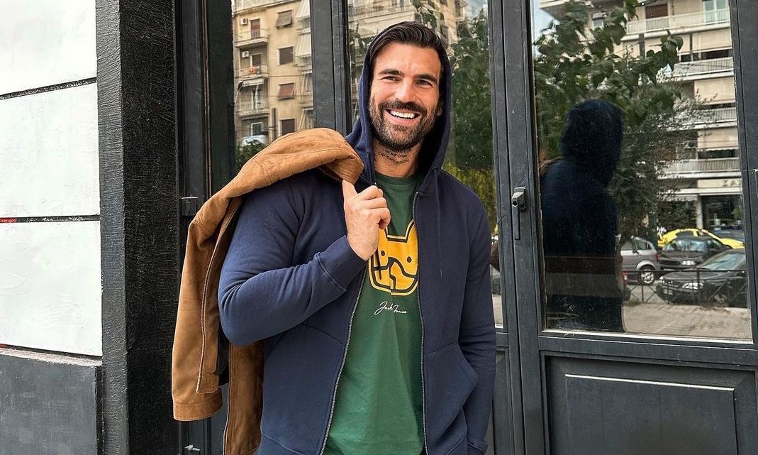 Δημήτρης Αλεξάνδρου: Αγκαλιά με τον μικρό «Νουνίτο» στα χιόνια- Είναι ο πιο ευτυχισμένος μπαμπάς!