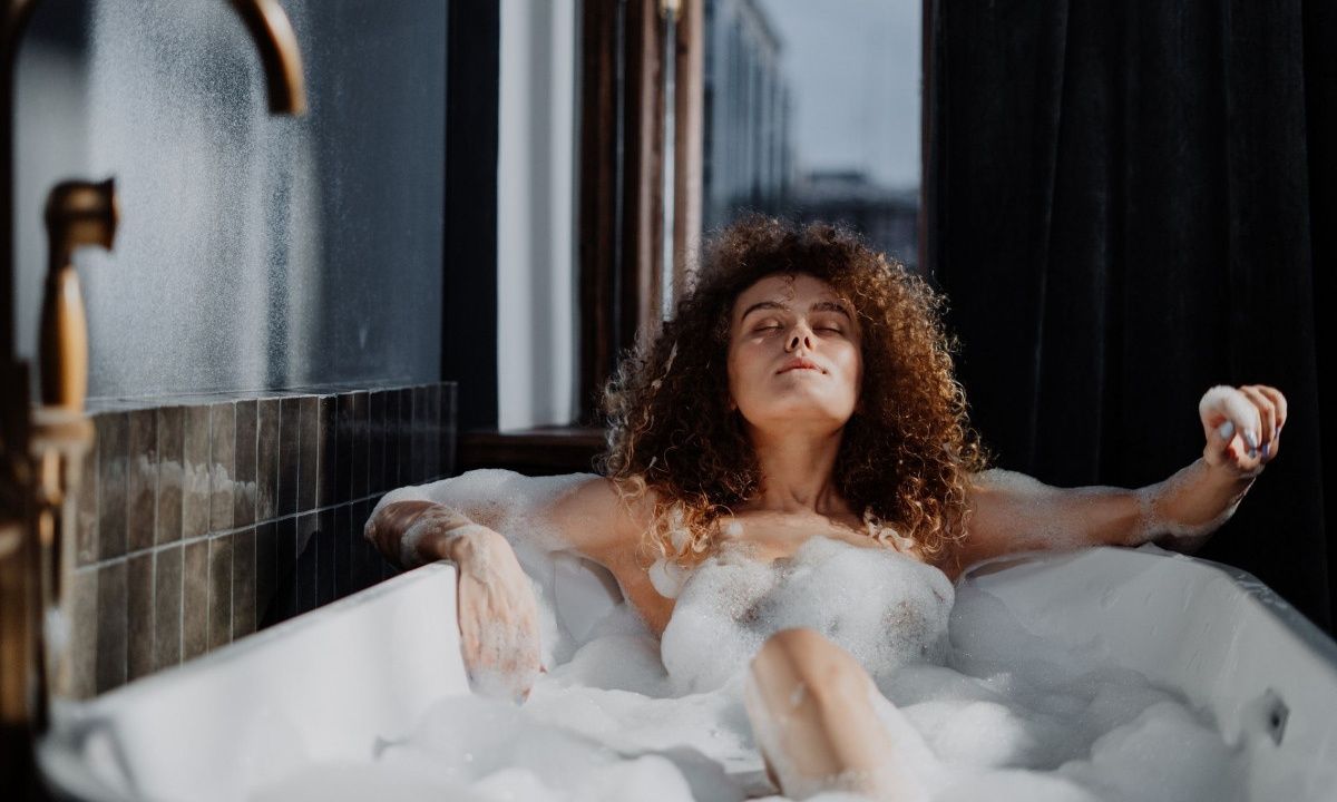 Τα 10 πιο λουλουδάτα αφρόλουτρα για να μυρίζεις άνοιξη