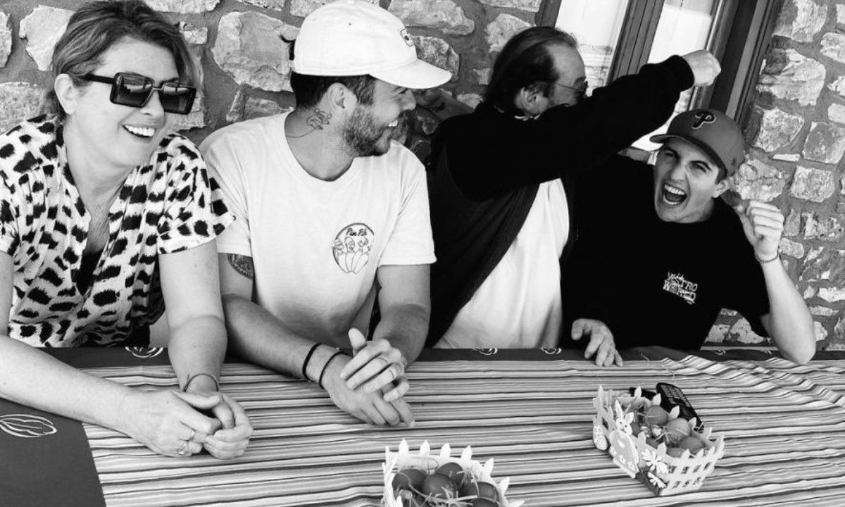 Γιάννης Πάριος & Αλιμπέρτη: Όλες οι στιγμές με τα παιδιά τους (photo)