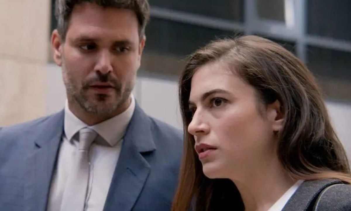 Η ανατομία ενός εγκλήματος ή πως η Άννα στους Παγιδευμένους μαθαίνει τον θάνατο του πατέρα της