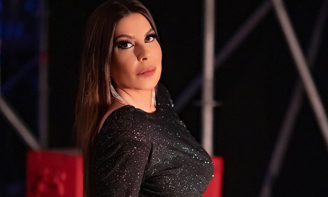 Μπουρλότο η Άντζελα Δημητρίου: «Την επόμενη φορά που θα αποφασίσετε να αμαυρώσετε το όνομά μου…»