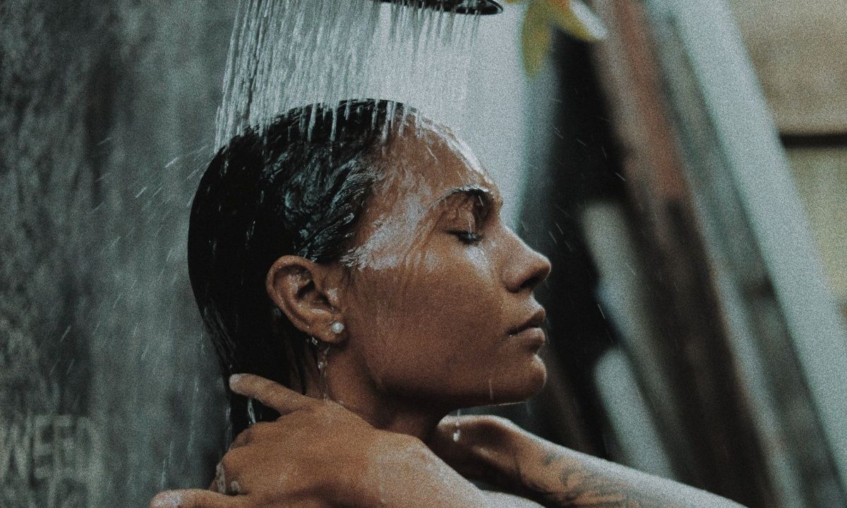 Τι θα συμβεί στο σώμα μας αν καθιερώσουμε το κρύο ντους