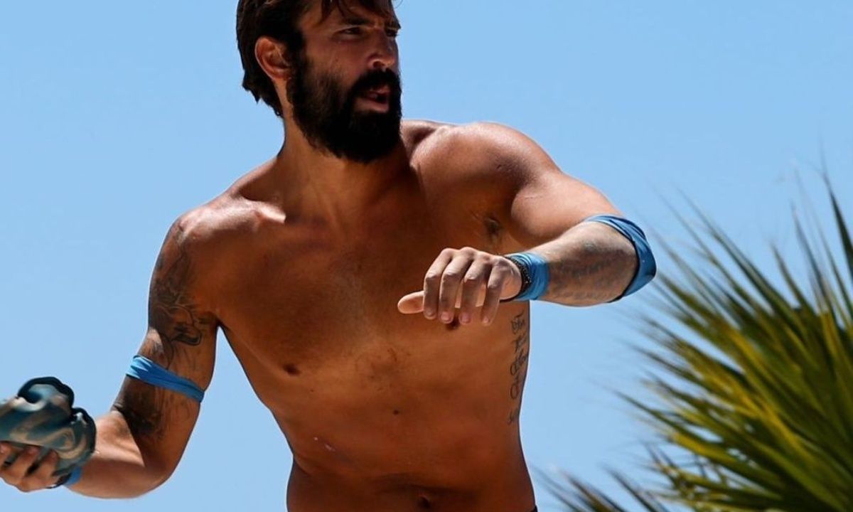 Survivor: Βόμβα James για τον Ατζούν και οι αιχμές Τριαντάφυλλου