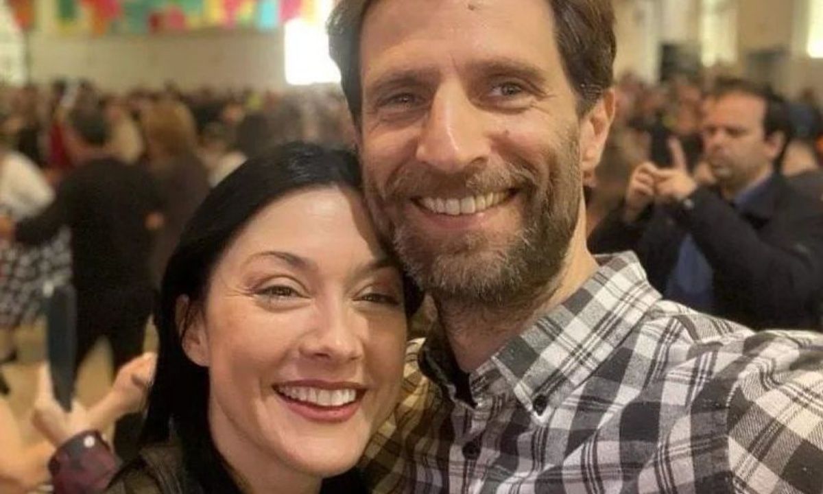 Μουμούρης - Γιαννακοπούλου: Ποζάρουν στον φακό με τη μεσαία τους κόρη