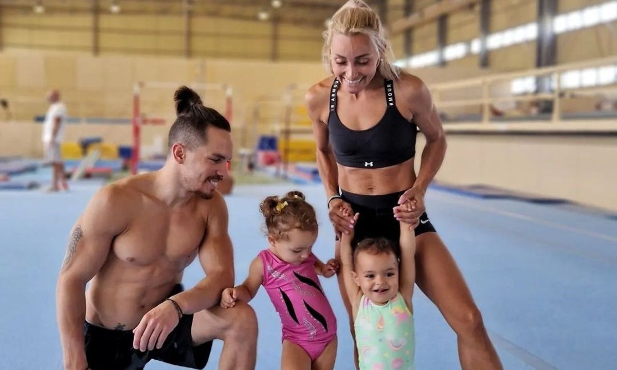 Η Λένια Πετρούνια κάνει βρεβική κολύμβηση και το χαίρεται πολύ