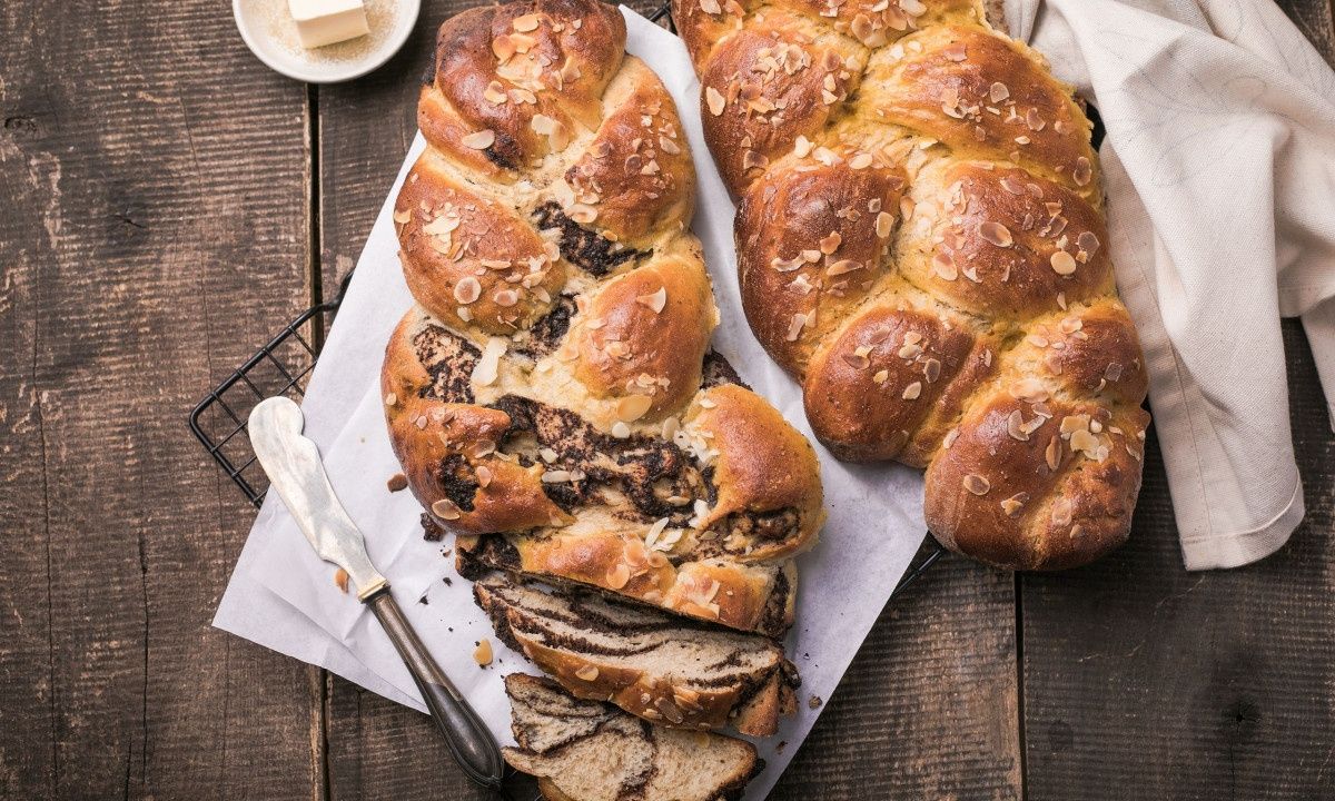 Συνταγή για αφράτο τσουρέκι με «κλωστές»