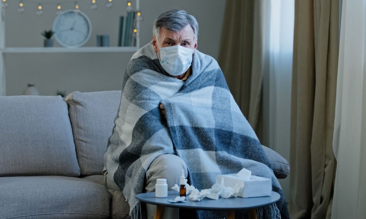 Covid σε μεγάλη ηλικία: Πόσο αυξάνει τον κίνδυνο Αλτσχάιμερ