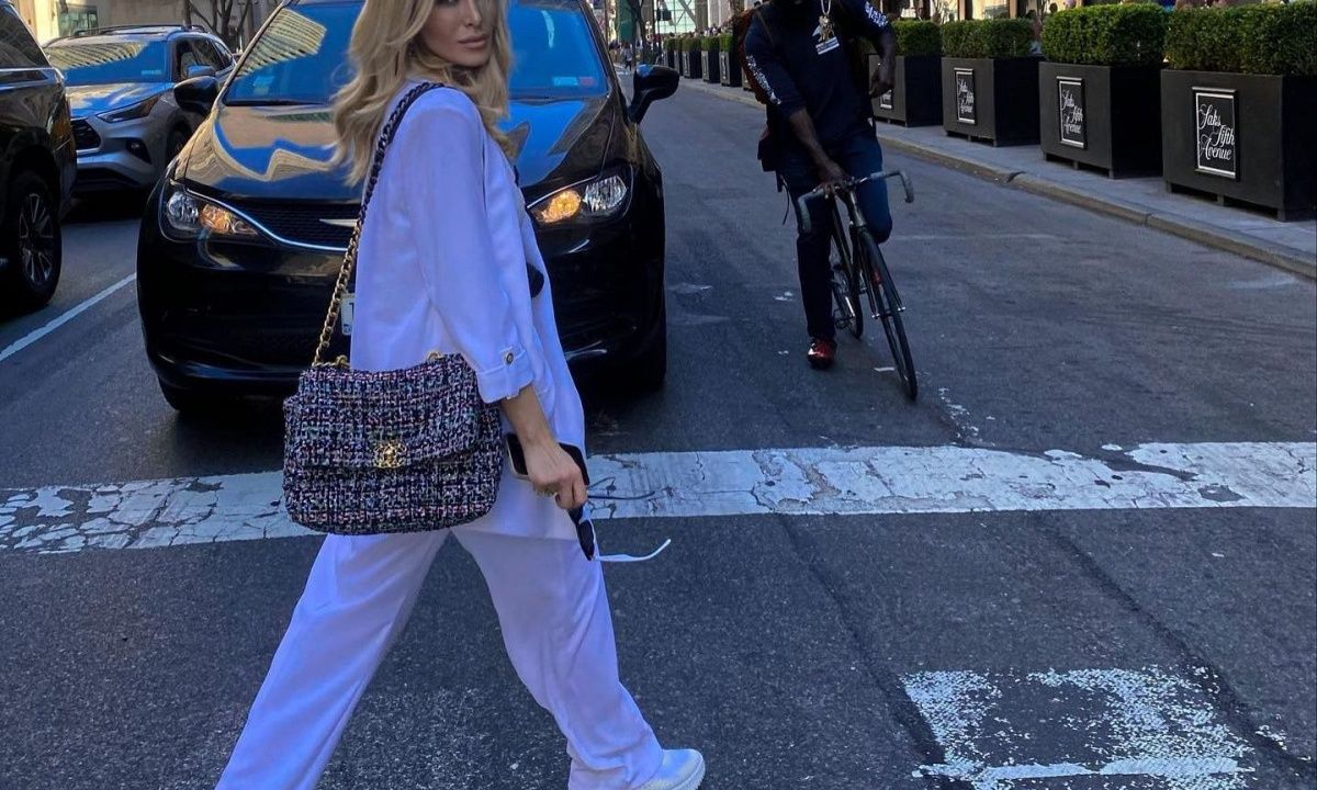 Η Κατερίνα Καινούργιου αλά Carrie Bradshaw στους δρόμους της Νέας Υόρκης – Το σχόλιο για νέο έρωτα